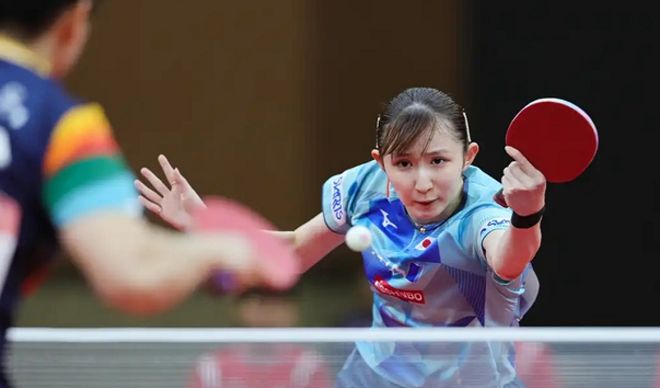 的右后卫 的右后卫